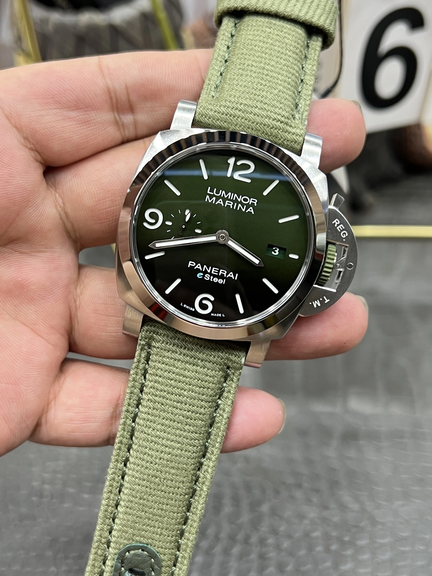 WellDesigned CBD Factory Panerai Luminor Marina 44mm “Verde Smeraldo”Emerald Green Vertical Gradient Sandwich Dial Green Canvas Strap (PAM01356) 1:1 Super Clone – DDP.9010 Movement 378
